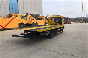 巩留非事故拖车